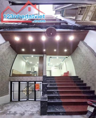 BÁN CĂN HỘ DỊCH VỤ PHỐ TRÍCH SÀI, TÂY HỒ. 110M2 8 TẦNG -MT 7M GIÁ 32 TỶ- GÀ ĐẺ CHỨNG VÀNG