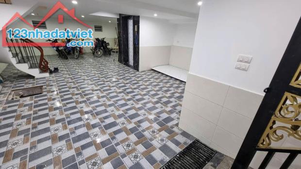 BÁN CĂN HỘ DỊCH VỤ PHỐ TRÍCH SÀI, TÂY HỒ. 110M2 8 TẦNG -MT 7M GIÁ 32 TỶ- GÀ ĐẺ CHỨNG VÀNG - 1