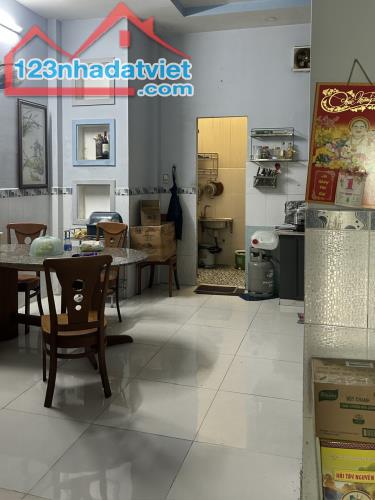 Ô TÔ NGỦ TRONG NHÀ - NHÀ Q2 157M2 CHỈ 9,9 TỶ - SÂN RỘNG, HẺM THÔNG, PHÁP LÝ CHUẨN - 3