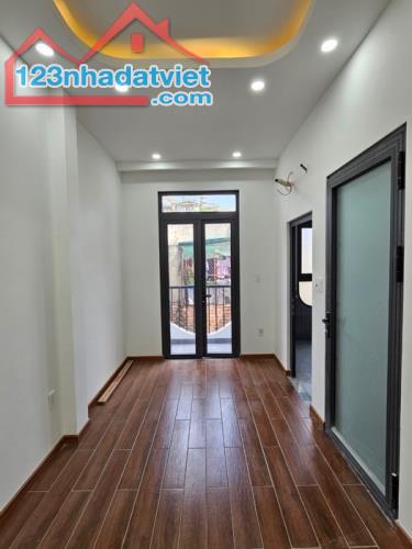 Giá Rẻ Hơn Thị Trường 8 tỷ X, Doanh Thu 240 tr/năm, Nhà Đẹp 6 Tầng - 1
