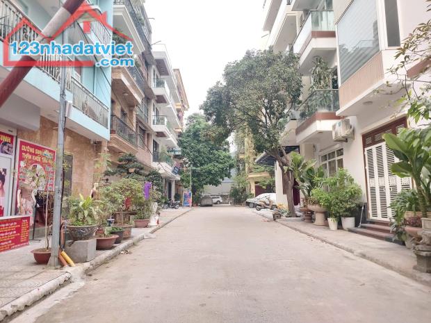 Phân lô quận Tây Hồ, nhà 5 tầng, 50m, mt 4.5m, vỉa hè, ô tô, giá 15.5 tỷ