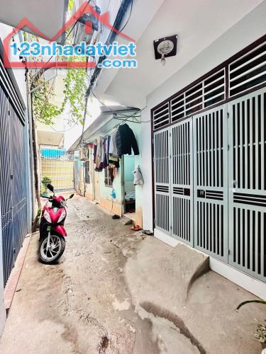 TRUNG TÂM QUẬN ĐỐNG ĐA – LÁNG NGÕ Ô TÔ TRÁNH . NHÀ 18/22T1 5 Tầng, Mặt tiền 3m. HƠN 5 TỶ - 5