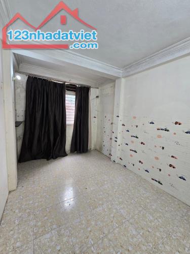 CỰC HIẾM CẦU GIẤY - TÂY HỒ!!!! Ô TÔ ĐỖ CỬA - DIỆN TÍCH CỰC KHỦNG - BÁN ĐẤT TẶNG NHÀ - 1