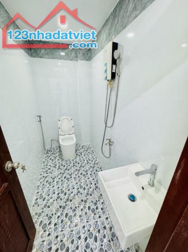 SÁT MẶT TIỀN LÊ VĂN QUỚI - HẺM XE HƠI - 49M2 - 2 TẦNG - GIÁ 4.9 TỶ TL - 4