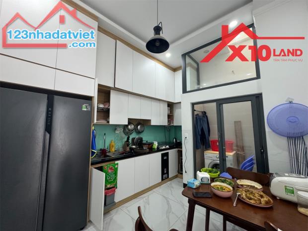 TRẢNG DÀI, BIÊN HÒA, NHÀ ĐẸP 2 TẦNG, 62M2, FULL THỔ CƯ - 3,99 TỶ 30M RA MẶT TIỀN - 2