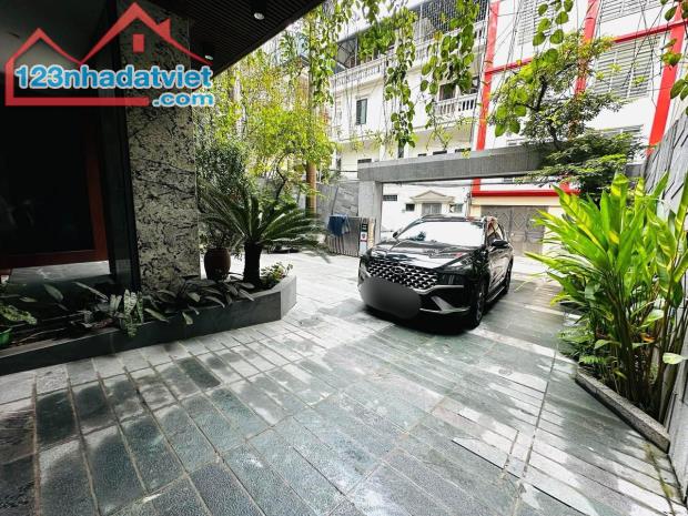 SIÊU BIỆT THỰ- Phố Kim Mã (Giang Văn Minh) 360m2/ 3 Tầng/MT 12m -99 Tỷ, Gara Ô tô