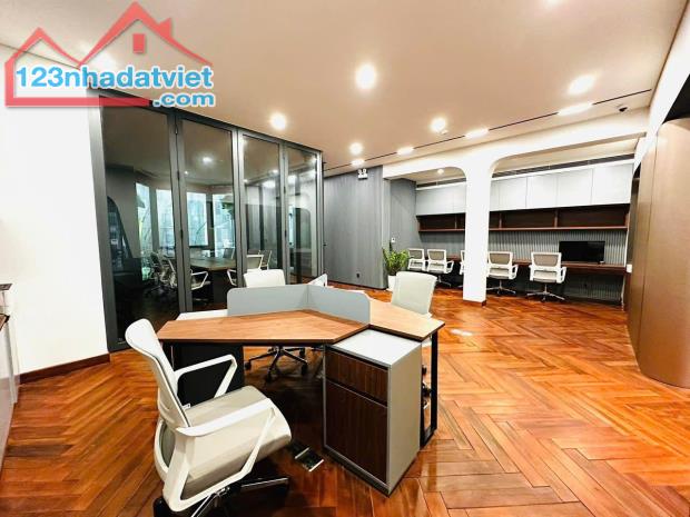 SIÊU BIỆT THỰ- Phố Kim Mã (Giang Văn Minh) 360m2/ 3 Tầng/MT 12m -99 Tỷ, Gara Ô tô - 1