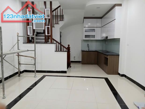 Bán Nhà Phố Minh Khai HBT, DT 30m2,MT 5m, 5 tầng, vai bước ra oto, nhà mới đẹp 6.73 tỷ
