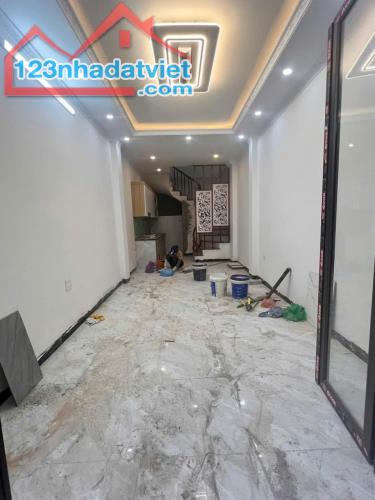 Nhà Đẹp Nguyễn Khoái Hoàng Mai 33m 5 Tẩng – Mới – Xây Độc Lập – 20m Ô Tô Tránh, 5,5 Tỷ.