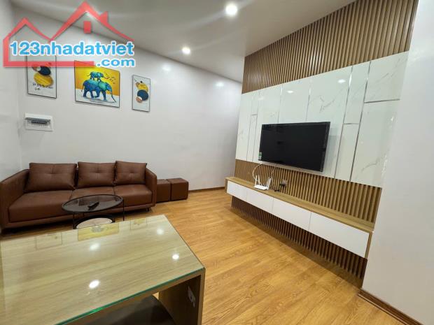 Cho thuê căn hộ 2 phòng ngủ mới tinh giá chỉ 12tr tại Vinhomes Marina