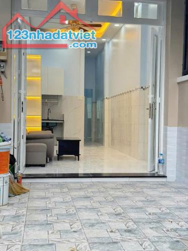 NHÀ ĐẸP VIEW SÂN VƯỜN 55m2 HƠN 3 TỶ - PHÚ THUẬN – SÁT KHU NAM LONG Q 7 - 1