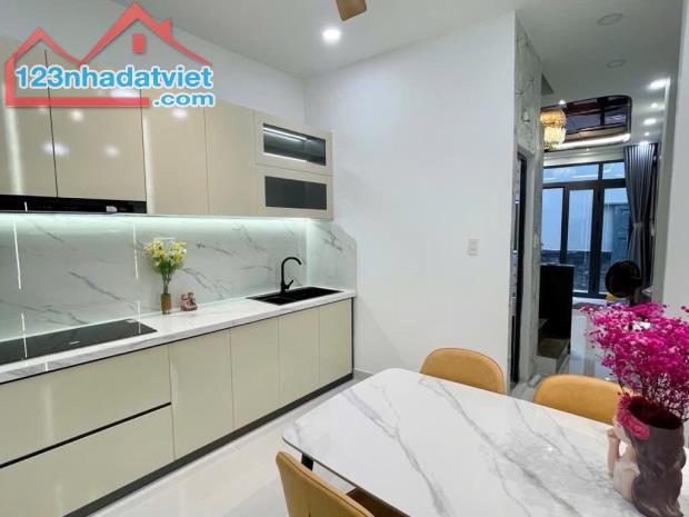 6,95Tỷ-Nhà Riêng Chính Chủ - DT 30M2 , 4 Tầng Với 4PN ,3 WC - Đoàn Thị Điểm,PN,Tp.HCM - 2