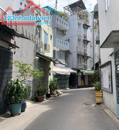 6,95Tỷ-Nhà Riêng Chính Chủ - DT 30M2 , 4 Tầng Với 4PN ,3 WC - Đoàn Thị Điểm,PN,Tp.HCM - 5