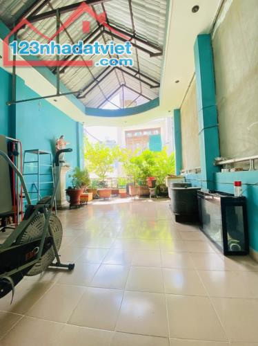 8.5 TỶ HƠN - NHÀ HẺM HOÀNG SA QUẬN 3, GẦN COOPMART NHIÊU LỘC - XE HƠI THÔNG - 65M2 2 LẦU - 4