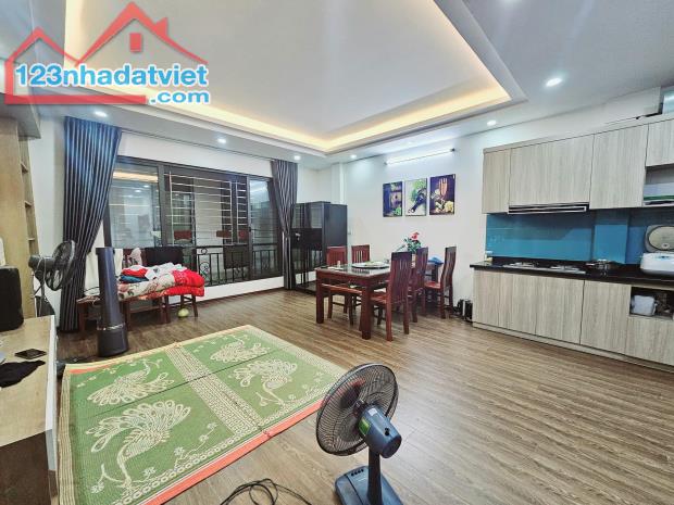Nhà đẹp dân xây Cầu Giấy, 45m, 5 tầng, mt 5m, 9.8 tỷ, ngõ rộng, nhà thoáng - 1
