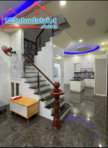 BÁN NHÀ MỚI ĐẸP 2 TẦNG NGAY CẦU VƯỢT LINH XUÂN,THỦ ĐỨC,NGANG 7m,TẶNG NỘI THẤT, NHỈNH 4TỶ. - 1