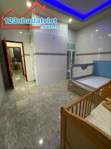 BÁN NHÀ MỚI ĐẸP 2 TẦNG NGAY CẦU VƯỢT LINH XUÂN,THỦ ĐỨC,NGANG 7m,TẶNG NỘI THẤT, NHỈNH 4TỶ. - 3