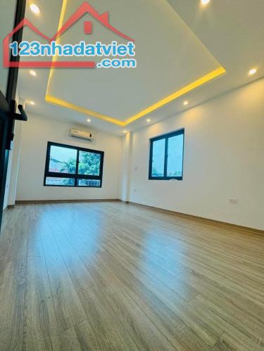 BÁN NHÀ CHÍNH CHỦ – ĐỒNG MAI - HÀ ĐÔNG 🏠 Diện tích: 32m2 🏗 Kết cấu: 5 tầng, xây mới kiên - 3