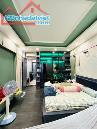 Siêu Phẩm 6 Tầng Đối Diện Công Viên KDC Nam Long 
Ngay Ngã Tư Hồ Ngọc Lãm - Võ Văn Kiệt - 1