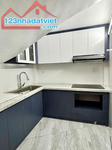 BÁN NHÀ GẦN PHỐ GIẢI PHÓNG – HOÀNG MAI, 5 TẦNG NHÀ ĐẸP TẶNG NỘI THẤT, HƠN 6 TỶ. - 4