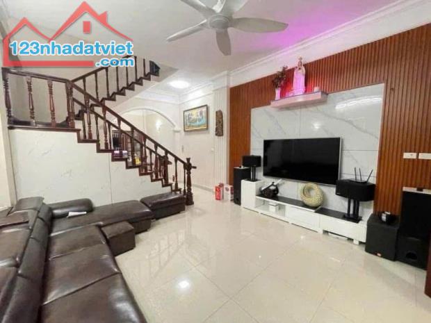 Ngõ 58 Nguyễn Khánh Toàn, Cầu Giấy. 61mx5; MT 5m; 7PN; Giá 13.9 tỷ  THÔNG SỐ VÀNG