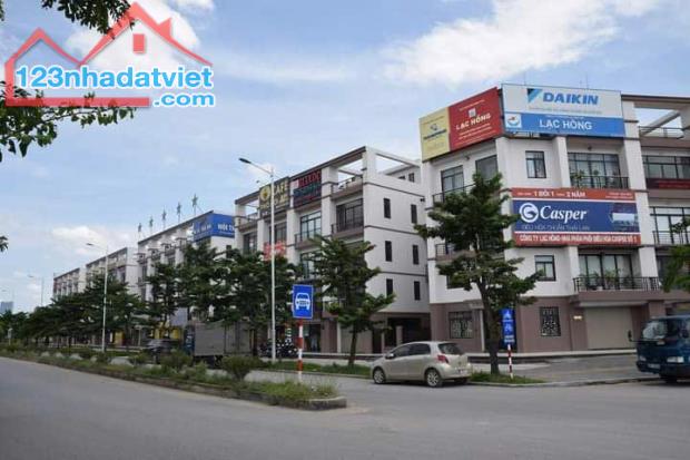 Bán nhà mặt phố Trịnh Văn Bô, Từ Liêm, DT65m x 4,8mMT, giá 31 tỷ. kinh doanh sầm uất, lô