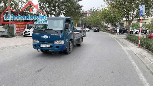 BÁN CĂN HỘ CHUNG CƯ NGUYỄN VĂN CỪ 90M, MT9M, AN SINH ĐỈNH, NGẬP TRÀN TIỆN ÍCH. - 2