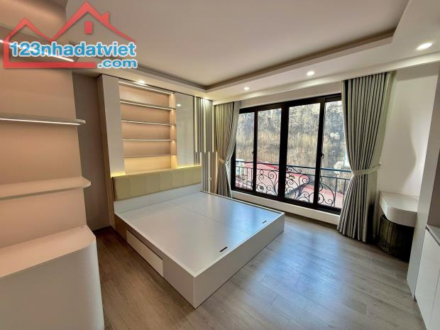 Đội Cấn, Ba Đình - 35m2 x 6 Tầng, Thang Máy, MT 3.2m - Nở Hậu, Chỉ 8.4 tỷ LH: 0977658369 - 2