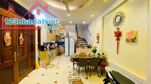 Bán nhà Xã Đàn 5 tỷ diện tích 30m2 đẹp gần phố - ngõ thông dân trí cao - thiết kế 4 tầng