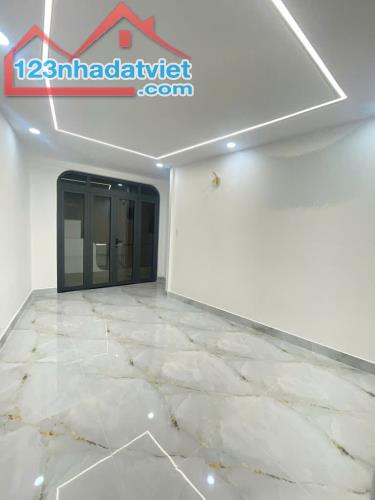 SIÊU PHẨM 3 TẦNG MT LÊ QUANG SUNG Q6 - NỞ HẬU BAO ĐẸP - NHỈNH 7 tỷ - 3