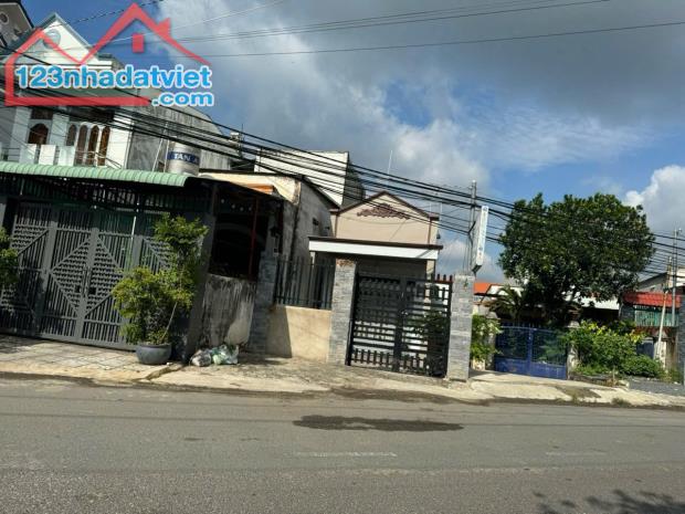 Bán nhà mặt tiền kinh doanh buôn bán Phường Tân Phong gần chợ cây xăng 26