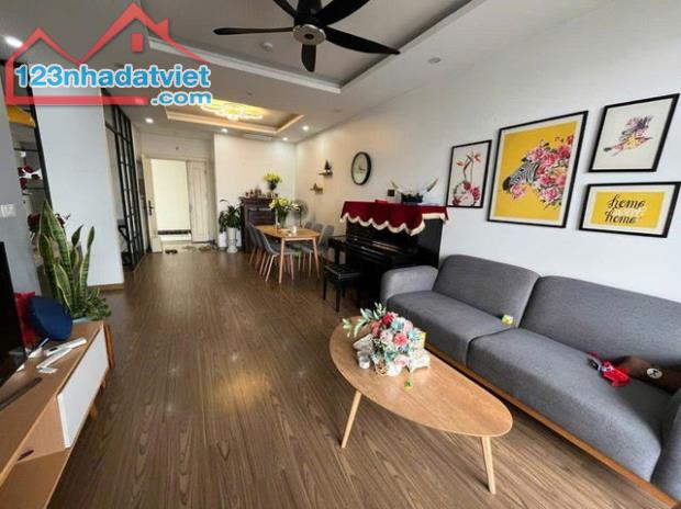 Bán CC cao cấp Riverside Garden 349 Vũ Tông Phan, 130m2, căn góc, 3 ngủ 8.X tỷ - 1