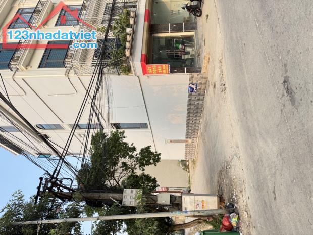 Ô TÔ TẢI TRÁNH NHAU — VIEW HỒ