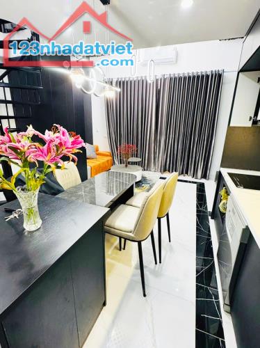 CHÍNH CHỦ BÁN NHÀ HAI BÀ TRƯNG 42M2x5T LÔ GÓC, THANG MÁY, OTO ĐỖ CỬA, NGÕ NÔNG THÔNG, KD - 3