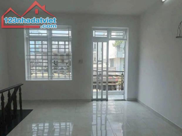 MT ĐƯỜNG SỐ - HẺM XE HƠI THÔNG - PHƯỚC LONG A - 4 TỈ - 2