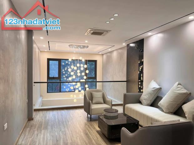 SIÊU PHẨM NHÀ ĐẸP, TT THẠCH BÀN, LB 🔰DT: 60m2🔹8 Tầng Thang Máy🔹4m MT 💰 Giá: 18.5 Tỷ - 4
