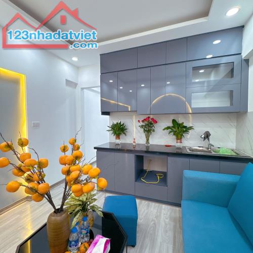 BÁN CĂN HỘ TẬP THỂ PHỐ NGUYỄN CHÍ THANH, ĐỐNG ĐA, SD 60M2, 2PN, FULL NỘI THẤT Ô TÔ ĐỖ – - 1