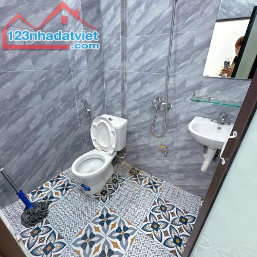 BÁN CĂN HỘ TẬP THỂ PHỐ NGUYỄN CHÍ THANH, ĐỐNG ĐA, SD 60M2, 2PN, FULL NỘI THẤT Ô TÔ ĐỖ – - 4
