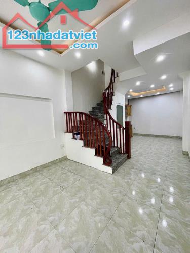 🔥 Tầm tiền hiếm – Nhà đẹp ở ngay – Ngõ 3 gác – Cách ô tô chỉ 70m, 35 m2 giá chỉ 5,2 tỷ - 1