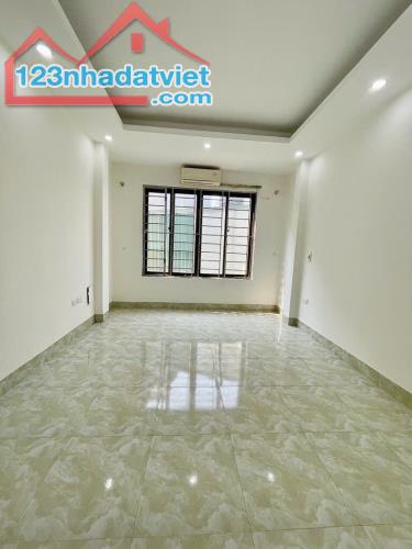 🔥 Tầm tiền hiếm – Nhà đẹp ở ngay – Ngõ 3 gác – Cách ô tô chỉ 70m, 35 m2 giá chỉ 5,2 tỷ - 2
