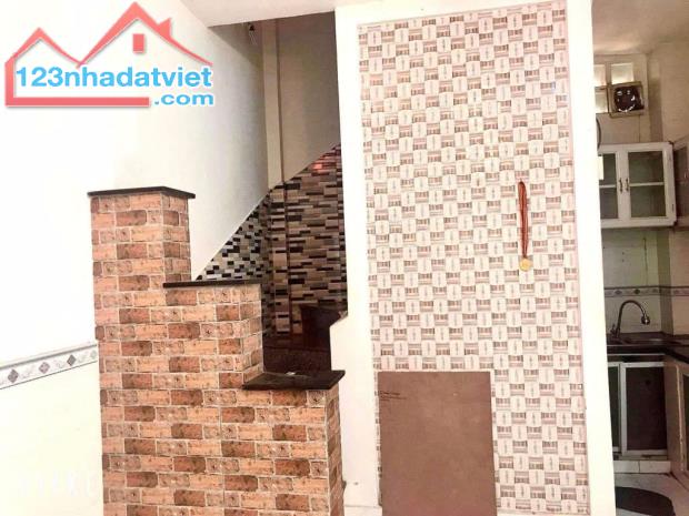 BÁN NHÀ 3L MỚI ĐẸP Ở NGAY - GẦN CHỢ GV - NGUYỄN VĂN NGHI .GIÁ 2,950 TỶ - 3
