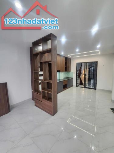 Nhà mới Kính Koong Đại Đồng - Lô góc 3 mặt thoáng - 6 tầng tháng máy - cách phố chỉ vài b - 1