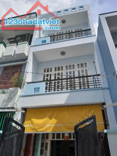BÁN NHÀ LÊ VĂN QUỚI BÌNH TÂN GẦN NGÃ TƯ BỐN XÃ - 3 TẦNG - HẺM XE HƠI - 69M2 CHỈ 6.2 TỶ TL - 1