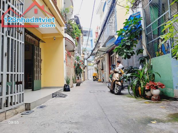 Bán Nhà Tân Bình, Phường 11 Khu Vip Bàu Cát,  5 tầng,40m2, 4 phòng ngủ, chỉ ̀5 tỷ nhinh TL