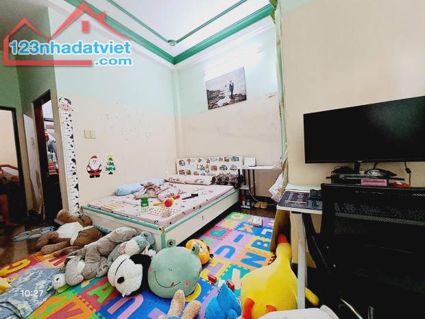 Bán Nhà Tân Bình, Phường 11 Khu Vip Bàu Cát,  5 tầng,40m2, 4 phòng ngủ, chỉ ̀5 tỷ nhinh TL - 4