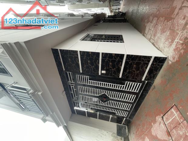 Nghỉ Lễ cũng bán. Biên Giang, Hà Đông. 36m², 5 tầng, mặt tiền 4,5m.