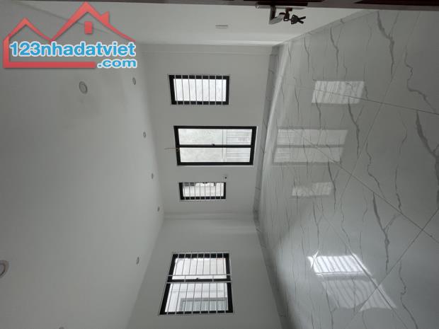 Nghỉ Lễ cũng bán. Biên Giang, Hà Đông. 36m², 5 tầng, mặt tiền 4,5m. - 2
