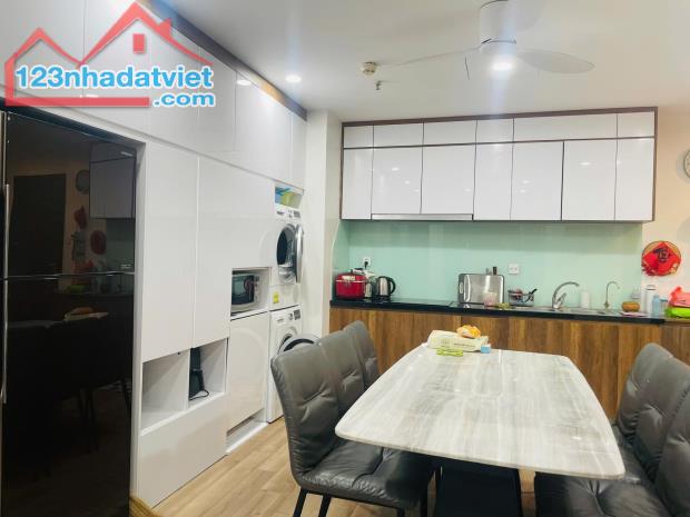 Bán nhà Trần Hưng Đạo, 45m2, 5 tầng, mặt tiền 4m, 14.9 tỷ, kinh doanh đỉnh