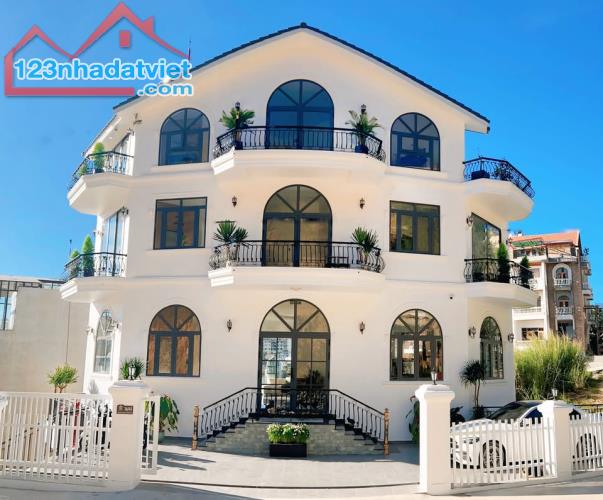 BÁN VILLA ĐẸP – VIEW THUNG LŨNG – DOANH THU ỔN ĐỊNH 100TR+/THÁNG]