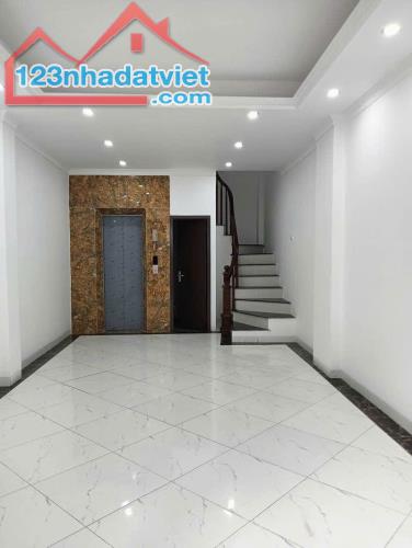 NHÀ ĐẸP - ĐC E Hưng Cần Bán Nhanh Căn Nhà Mặt Ngõ 85 Bát Khối, Long Biên, Hà Nội - 1